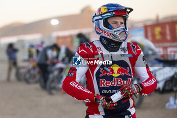 2024-01-08 - SANDERS Daniel (aus), Red Bull GasGas Factory Racing, GasGas, Moto, portrait during the Stage 3 of the Dakar 2024 on January 8, 2024 between Al Duwadimi and Al Salamiya, Saudi Arabia - DAKAR 2024 - STAGE 3 - RALLY - MOTORS