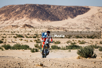 2024-01-09 - 16 DUMONTIER Romain (fra), Team Dumontier Racing, Husqvarna, Moto, FIM W2RC, action during the Stage 4 of the Dakar 2024 on January 9, 2024 between Al Salamiya and Al-Hofuf, Saudi Arabia - DAKAR 2024 - STAGE 4 - RALLY - MOTORS