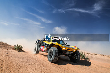 2024-01-09 - 272 BEZIAT Jean-Philippe (fra), ALBIRA Vincent (fra), MD Rally Sport, MD Optimus, Motul, FIA Ultimate, action during the Stage 4 of the Dakar 2024 on January 9, 2024 between Al Salamiya and Al-Hofuf, Saudi Arabia - DAKAR 2024 - STAGE 4 - RALLY - MOTORS
