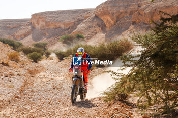 2024-01-09 - 112 MEONI Gioele (ita), Dakar 4 Dakar, KTM, Moto, Originals by Motul, action during the Stage 4 of the Dakar 2024 on January 9, 2024 between Al Salamiya and Al-Hofuf, Saudi Arabia - DAKAR 2024 - STAGE 4 - RALLY - MOTORS