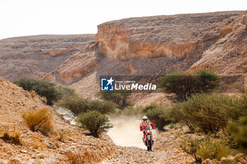 2024-01-09 - 111 KADSHAI Yael (ger), Nomade Racing, GasGas, Motul, Moto, action during the Stage 4 of the Dakar 2024 on January 9, 2024 between Al Salamiya and Al-Hofuf, Saudi Arabia - DAKAR 2024 - STAGE 4 - RALLY - MOTORS