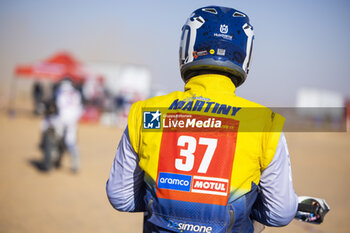 2024-01-09 - MARTINY Jérôme (bel), Anquety Motor Sport, Husqvarna, Moto, Originals by Motul, portrait during the Stage 4 of the Dakar 2024 on January 9, 2024 between Al Salamiya and Al-Hofuf, Saudi Arabia - DAKAR 2024 - STAGE 4 - RALLY - MOTORS