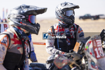 2024-01-09 - FABRE Anthony (fra), Team ARF, KTM, Moto, Originals by Motul, portrait during the Stage 4 of the Dakar 2024 on January 9, 2024 between Al Salamiya and Al-Hofuf, Saudi Arabia - DAKAR 2024 - STAGE 4 - RALLY - MOTORS