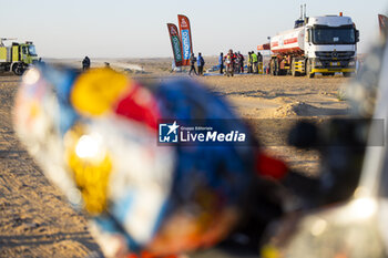 2024-01-09 - Refueling during the Stage 4 of the Dakar 2024 on January 9, 2024 between Al Salamiya and Al-Hofuf, Saudi Arabia - DAKAR 2024 - STAGE 4 - RALLY - MOTORS