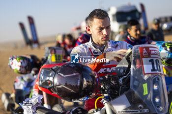 2024-01-09 - DUMONTIER Romain (fra), Team Dumontier Racing, Husqvarna, Moto, FIM W2RC, portrait during the Stage 4 of the Dakar 2024 on January 9, 2024 between Al Salamiya and Al-Hofuf, Saudi Arabia - DAKAR 2024 - STAGE 4 - RALLY - MOTORS