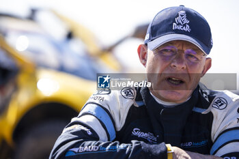 2024-01-09 - BAUD Lionel (fra), Overdrive Racing, Toyota Hilux, FIA Ultimate, FIA W2RC, portrait during the Stage 4 of the Dakar 2024 on January 9, 2024 between Al Salamiya and Al-Hofuf, Saudi Arabia - DAKAR 2024 - STAGE 4 - RALLY - MOTORS