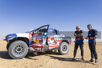 2024-01-09 - 236 CHABOT Ronan (fra), PILLOT Gilles (fra), Overdrive Racing, Toyota Hilux, FIA Ultimate, portrait during the Stage 4 of the Dakar 2024 on January 9, 2024 between Al Salamiya and Al-Hofuf, Saudi Arabia - DAKAR 2024 - STAGE 4 - RALLY - MOTORS