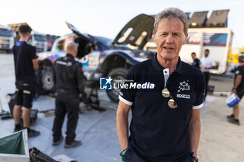 2024-01-10 - WILSON Malcolm (gbr), M-Sport Team Chairman, portrait during the Stage 5 of the Dakar 2024 on January 10, 2024 between Al-Hofuf and Subaytah, Saudi Arabia - DAKAR 2024 - STAGE 5 - RALLY - MOTORS
