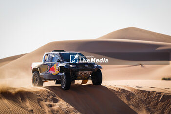 2024-01-10 - 221 DE MEVIUS Guillaume (bel), PANSERI Xavier (fra), Overdrive Racing, Toyota Hilux, FIA Ultimate, action during the Stage 5 of the Dakar 2024 on January 10, 2024 between Al-Hofuf and Subaytah, Saudi Arabia - DAKAR 2024 - STAGE 5 - RALLY - MOTORS