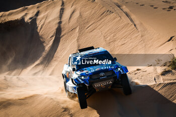 2024-01-10 - 229 BAUD Lionel (fra), BAUD Lucie (fra), Overdrive Racing, Toyota Hilux, FIA Ultimate, FIA W2RC, action during the Stage 5 of the Dakar 2024 on January 10, 2024 between Al-Hofuf and Subaytah, Saudi Arabia - DAKAR 2024 - STAGE 5 - RALLY - MOTORS