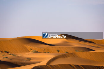2024-01-10 - landscape, paysage, dunes during the Stage 5 of the Dakar 2024 on January 10, 2024 between Al-Hofuf and Subaytah, Saudi Arabia - DAKAR 2024 - STAGE 5 - RALLY - MOTORS