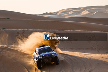 2024-01-10 - 236 CHABOT Ronan (fra), PILLOT Gilles (fra), Overdrive Racing, Toyota Hilux, FIA Ultimate, action during the Stage 5 of the Dakar 2024 on January 10, 2024 between Al-Hofuf and Subaytah, Saudi Arabia - DAKAR 2024 - STAGE 5 - RALLY - MOTORS