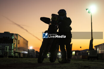 2024-01-11 - MAIO Antonio (prt), Yamaha Portugal, Yamaha, Moto, portrait during the Stage 6 « 48 Hours Chrono » of the Dakar 2024 from January 11 to 12, 2024 around Subaytah, Saudi Arabia - DAKAR 2024 - 48 HOURS CHRONO - RALLY - MOTORS