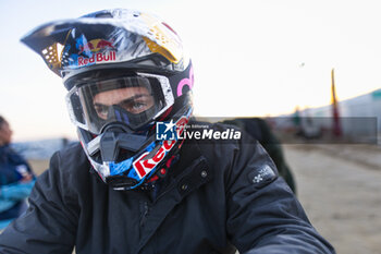 2024-01-11 - BENAVIDES Kevin (arg), Red Bull KTM Factory Racing, KTM, Moto, portrait during the Stage 6 « 48 Hours Chrono » of the Dakar 2024 from January 11 to 12, 2024 around Subaytah, Saudi Arabia - DAKAR 2024 - 48 HOURS CHRONO - RALLY - MOTORS