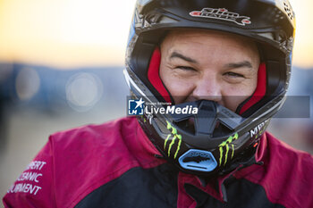 2024-01-11 - BRANCH Ross (bwa), Hero Motorsports Team Rally, Hero, Motul, Moto, FIM W2RC, portrait during the Stage 6 « 48 Hours Chrono » of the Dakar 2024 from January 11 to 12, 2024 around Subaytah, Saudi Arabia - DAKAR 2024 - 48 HOURS CHRONO - RALLY - MOTORS