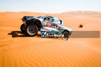 2024-01-12 - 229 BAUD Lionel (fra), BAUD Lucie (fra), Overdrive Racing, Toyota Hilux, FIA Ultimate, FIA W2RC, action during the Stage 6 « 48 Hours Chrono » of the Dakar 2024 from January 11 to 12, 2024 around Subaytah, Saudi Arabia - DAKAR 2024 - 48 HOURS CHRONO - RALLY - MOTORS