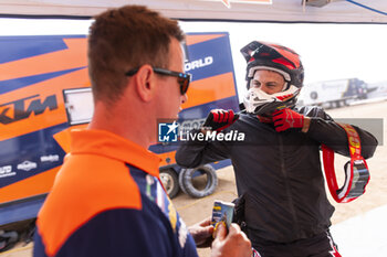 2024-01-15 - DOVEZE Mathieu (fra), BAS World KTM Racing Team, KTM, Moto, FIM W2RC, portrait during the Stage 8 of the Dakar 2024 on January 15, 2024 between Al Duwadimi and Hail, Saudi Arabia - DAKAR 2024 - STAGE 8 - RALLY - MOTORS