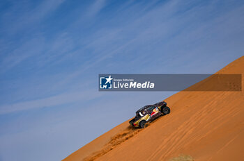 2024-01-15 - 221 DE MEVIUS Guillaume (bel), PANSERI Xavier (fra), Overdrive Racing, Toyota Hilux, FIA Ultimate, action during the Stage 8 of the Dakar 2024 on January 15, 2024 between Al Duwadimi and Hail, Saudi Arabia - DAKAR 2024 - STAGE 8 - RALLY - MOTORS