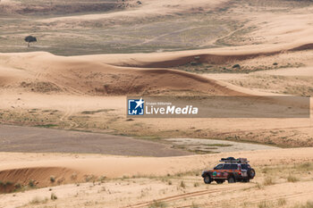 2024-01-15 - Toyota HZJ 105, DPPI Car, during the Stage 8 of the Dakar 2024 on January 15, 2024 between Al Duwadimi and Hail, Saudi Arabia - DAKAR 2024 - STAGE 8 - RALLY - MOTORS