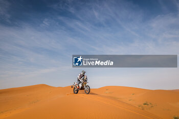 2024-01-15 - 76 LEPAN Jean-Loup (fra), DUUST Diverse Racing, KTM, Moto, FIM W2RC, action during the Stage 8 of the Dakar 2024 on January 15, 2024 between Al Duwadimi and Hail, Saudi Arabia - DAKAR 2024 - STAGE 8 - RALLY - MOTORS