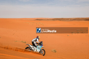 2024-01-15 - 129 HERBET Sébastien (fra), Team Dumontier Racing, Husqvarna, Moto, action during the Stage 8 of the Dakar 2024 on January 15, 2024 between Al Duwadimi and Hail, Saudi Arabia - DAKAR 2024 - STAGE 8 - RALLY - MOTORS