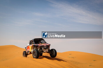 2024-01-15 - 303 GUTHRIE Mitchell (usa), WALCH Kellon (usa), Red Bull Off-Road Junior Team USA by BFG, Taurus T3 Max, FIA Challenger, FIA W2RC, action during the Stage 8 of the Dakar 2024 on January 15, 2024 between Al Duwadimi and Hail, Saudi Arabia - DAKAR 2024 - STAGE 8 - RALLY - MOTORS