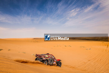 2024-01-15 - 241 CECCALDI Jean-Luc (fra), GAIDELLA Thomas (fra), JLC Racing, MD Optimus, FIA Ultimate, FIA W2RC, action during the Stage 8 of the Dakar 2024 on January 15, 2024 between Al Duwadimi and Hail, Saudi Arabia - DAKAR 2024 - STAGE 8 - RALLY - MOTORS