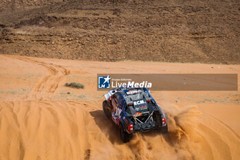 2024-01-15 - 236 CHABOT Ronan (fra), PILLOT Gilles (fra), Overdrive Racing, Toyota Hilux, FIA Ultimate, action during the Stage 8 of the Dakar 2024 on January 15, 2024 between Al Duwadimi and Hail, Saudi Arabia - DAKAR 2024 - STAGE 8 - RALLY - MOTORS