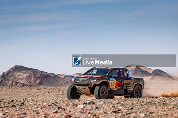 2024-01-16 - 221 DE MEVIUS Guillaume (bel), PANSERI Xavier (fra), Overdrive Racing, Toyota Hilux, FIA Ultimate, action during the Stage 9 of the Dakar 2024 on January 16, 2024 between Hail and Al Ula, Saudi Arabia - DAKAR 2024 - STAGE 9 - RALLY - MOTORS