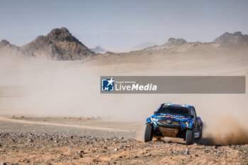 2024-01-16 - 229 BAUD Lionel (fra), BAUD Lucie (fra), Overdrive Racing, Toyota Hilux, FIA Ultimate, FIA W2RC, action during the Stage 9 of the Dakar 2024 on January 16, 2024 between Hail and Al Ula, Saudi Arabia - DAKAR 2024 - STAGE 9 - RALLY - MOTORS
