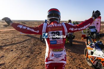 2024-01-17 - DOVEZE Mathieu (fra), BAS World KTM Racing Team, KTM, Moto, FIM W2RC, portrait during the Stage 10 of the Dakar 2024 on January 17, 2024 around Al Ula, Saudi Arabia - DAKAR 2024 - STAGE 10 - RALLY - MOTORS
