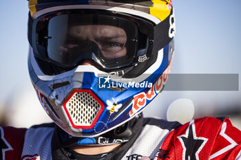 2024-01-17 - SANDERS Daniel (aus), Red Bull GasGas Factory Racing, GasGas, Moto, portrait during the Stage 10 of the Dakar 2024 on January 17, 2024 around Al Ula, Saudi Arabia - DAKAR 2024 - STAGE 10 - RALLY - MOTORS