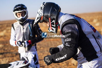 2024-01-17 - ARGUBRIGHT Jacob (usa), Duust Rally Team, KTM, Moto, portrait during the Stage 10 of the Dakar 2024 on January 17, 2024 around Al Ula, Saudi Arabia - DAKAR 2024 - STAGE 10 - RALLY - MOTORS