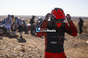 2024-01-17 - BARATIN Amaury (fra), Horizon Moto 95, KTM, Moto, Originals by Motul, portrait during the Stage 10 of the Dakar 2024 on January 17, 2024 around Al Ula, Saudi Arabia - DAKAR 2024 - STAGE 10 - RALLY - MOTORS