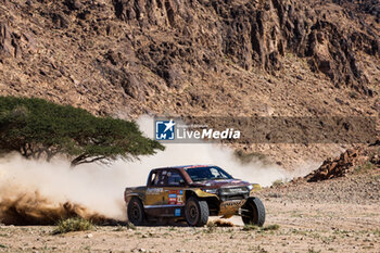 2024-01-17 - 211 CHICHERIT Guerlain (fra), WINOCQ Alex (fra), Overdrive Racing, Toyota Hilux, FIA Ultimate, FIA W2RC, action during the Stage 10 of the Dakar 2024 on January 17, 2024 around Al Ula, Saudi Arabia - DAKAR 2024 - STAGE 10 - RALLY - MOTORS