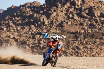 2024-01-18 - 18 COX Bradley (zaf), BAS World KTM Racing Team, KTM, Moto, FIM W2RC, action during the Stage 11 of the Dakar 2024 on January 18, 2024 between Al Ula and Yanbu, Saudi Arabia - DAKAR 2024 - STAGE 11 - RALLY - MOTORS