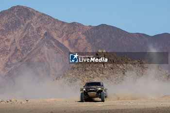 2024-01-18 - 211 CHICHERIT Guerlain (fra), WINOCQ Alex (fra), Overdrive Racing, Toyota Hilux, FIA Ultimate, FIA W2RC, action during the Stage 11 of the Dakar 2024 on January 18, 2024 between Al Ula and Yanbu, Saudi Arabia - DAKAR 2024 - STAGE 11 - RALLY - MOTORS