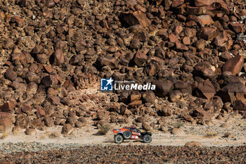 2024-01-18 - 228 PELICHET Jérôme (fra), LARROQUE Pascal (fra), RaidLynx, MD Optimus, FIA Ultimate, action during the Stage 11 of the Dakar 2024 on January 18, 2024 between Al Ula and Yanbu, Saudi Arabia - DAKAR 2024 - STAGE 11 - RALLY - MOTORS