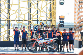 2024-01-19 - 148 DE GAVARDO Tomas (chl), BAS Wolrd KTM Racing Team, Moto, during the Final Podium of the Dakar 2024 on January 19, 2024 in Yanbu, Saudi Arabia - DAKAR 2024 - FINAL PODIUM - RALLY - MOTORS