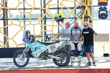 2024-01-19 - 129 HERBET Sébastien (fra), Team Dumontier Racing, Husqvarna, Moto, during the Final Podium of the Dakar 2024 on January 19, 2024 in Yanbu, Saudi Arabia - DAKAR 2024 - FINAL PODIUM - RALLY - MOTORS