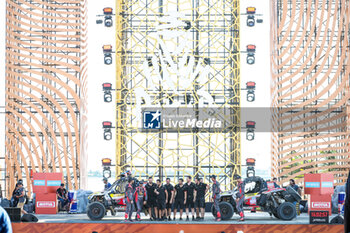 2024-01-19 - 411 DE SOULTRAIT Xavier (fra), BONNET Martin (fra), Sébastien Loeb Racing - Bardahl Team, Polaris RZR Pro R, FIA SSV, 405 VAYSSADE Florent (fra), REY Nicolas (fra), Sébastien Loeb Racing - Bardahl Team, Polaris RZR Pro R, FIA SSV, during the Final Podium of the Dakar 2024 on January 19, 2024 in Yanbu, Saudi Arabia - DAKAR 2024 - FINAL PODIUM - RALLY - MOTORS