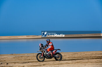 2024-01-19 - 34 GYENES Emanuel (rou), Autonet Motorcycle Team, KTM, Moto, Originals by Motul, action during the Stage 12 of the Dakar 2024 on January 19, 2024 around Yanbu, Saudi Arabia - DAKAR 2024 - STAGE 12 - RALLY - MOTORS