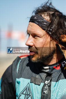 2024-01-19 - PODMOL Libor (cze), Podmol Dakar Team, Husqvarna, Moto, Originals by Motul, portrait finish line, arrivee, during the Stage 12 of the Dakar 2024 on January 19, 2024 around Yanbu, Saudi Arabia - DAKAR 2024 - STAGE 12 - RALLY - MOTORS