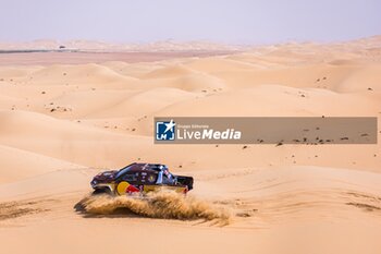 2024-02-24 - 201 DE MEVIUS Guillaume (BEL), PANSERI Xavier (FRA), Overdrive Racing, Toyota Hilux Overdrive, FIA W2RC, action during the Pre-Event Test Location of the 2024 Abu Dhabi Desert Challenge, from February 24 to 25, 2024 in Tilal Swaihan, United Arab Emirates - W2RC - ABU DHABI DESERT CHALLENGE 2024 - RALLY - MOTORS