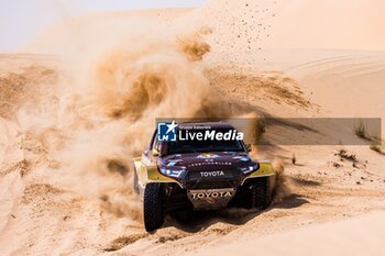 2024-02-24 - 201 DE MEVIUS Guillaume (BEL), PANSERI Xavier (FRA), Overdrive Racing, Toyota Hilux Overdrive, FIA W2RC, action during the Pre-Event Test Location of the 2024 Abu Dhabi Desert Challenge, from February 24 to 25, 2024 in Tilal Swaihan, United Arab Emirates - W2RC - ABU DHABI DESERT CHALLENGE 2024 - RALLY - MOTORS