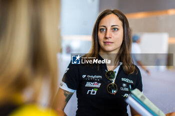 2024-02-25 - BUSI Rebecca (ITA), LAFUENTE Sergio (URY), Onlyfans Racing, BRP Can-Am Maverick XRS TURBO RR, FIA W2RC, portrait during the Scrutineering of the 2024 Abu Dhabi Desert Challenge, on February 25, 2024 in Abu Dhabi, United Arab Emirates - W2RC - ABU DHABI DESERT CHALLENGE 2024 - RALLY - MOTORS