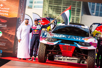 2024-02-26 - 206 AL-ATTIYA Nasser Saleh (QAT), BOULANGER Edouard (FRA), Nasser Racing By Prodrive, Prodrive Hunter, FIA W2RC, ambiance during the starting podium of the 2024 Abu Dhabi Desert Challenge, on February 26, 2024 in Abu Dhabi, United Arab Emirates - W2RC - ABU DHABI DESERT CHALLENGE 2024 - RALLY - MOTORS