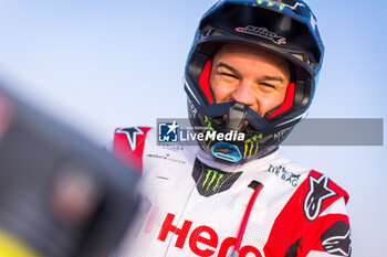 2024-02-27 - BRANCH Ross (BWA), Hero Motorsports Team Rally, Hero 450 Rally, FIM W2RC, portrait during the Stage 1 of the 2024 Abu Dhabi Desert Challenge, on February 27, 2024 in Al Dhannah, United Arab Emirates - W2RC - ABU DHABI DESERT CHALLENGE 2024 - RALLY - MOTORS