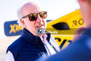 2024-02-27 - RICHARDS David (gbr), Chairman of Prodrive, portrait during the Stage 1 of the 2024 Abu Dhabi Desert Challenge, on February 27, 2024 in Al Dhannah, United Arab Emirates - W2RC - ABU DHABI DESERT CHALLENGE 2024 - RALLY - MOTORS
