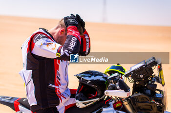 2024-02-27 - MARE Aaron (ZAF), Srg Motorsports, KTM 450 Rally Replica, FIM W2RC, portrait during the Stage 1 of the 2024 Abu Dhabi Desert Challenge, on February 27, 2024 in Al Dhannah, United Arab Emirates - W2RC - ABU DHABI DESERT CHALLENGE 2024 - RALLY - MOTORS